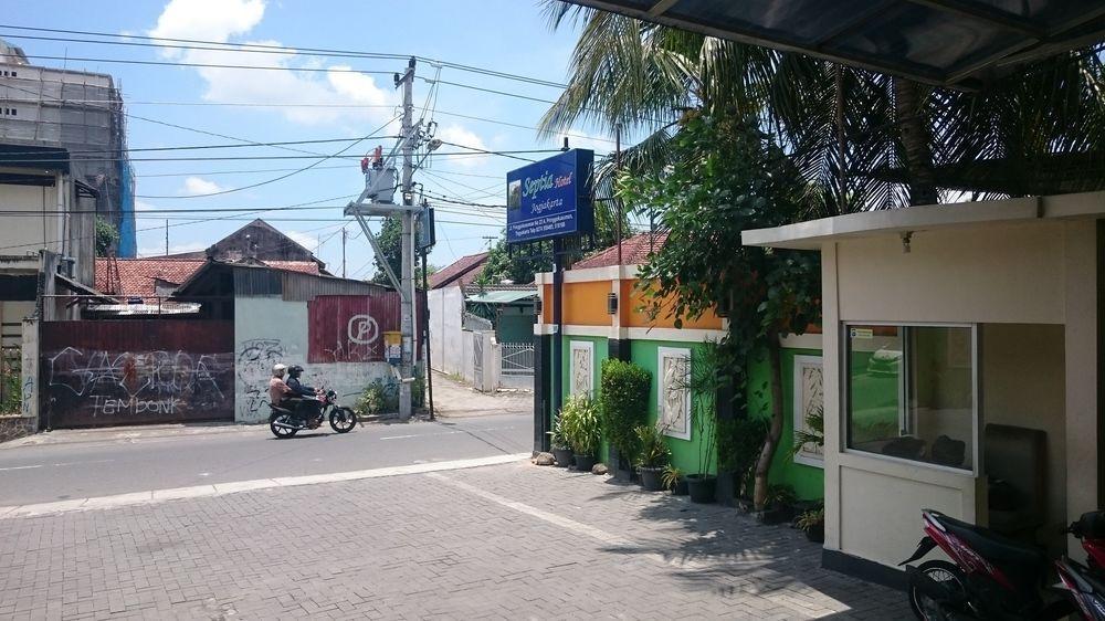 Septia Hotel Yogyakarta Exterior photo